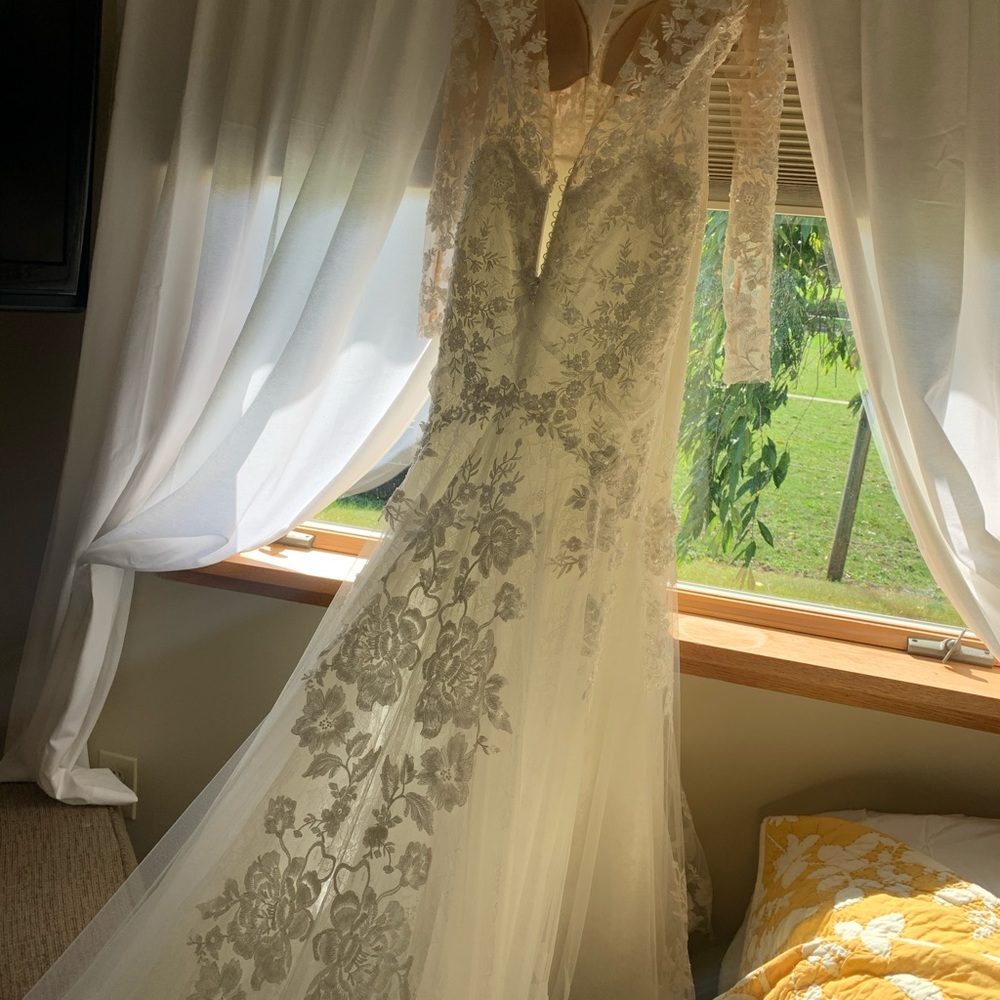 White Martina Liana 1054 Model.